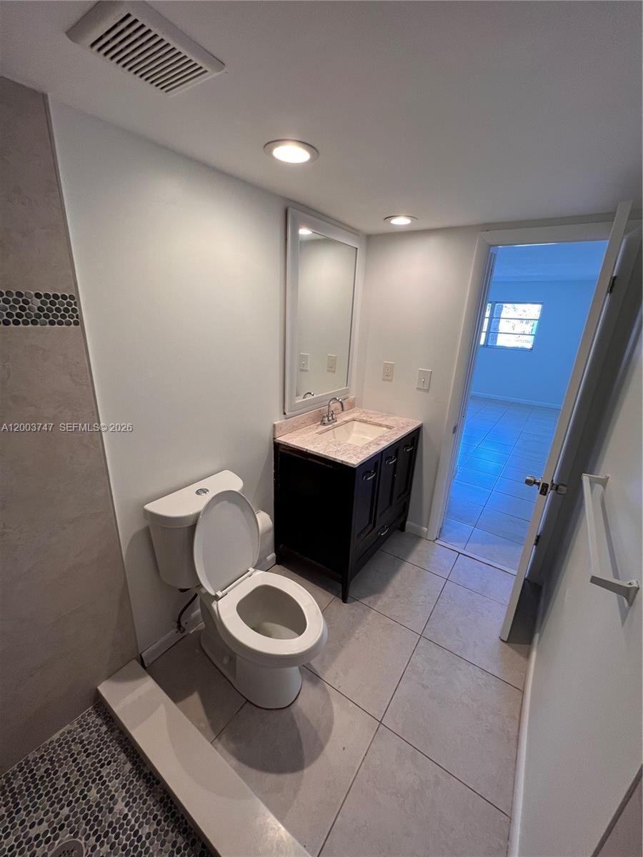 OLA CONDO - Residential Lease