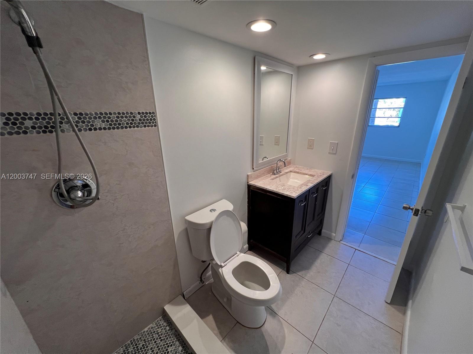 OLA CONDO - Residential Lease