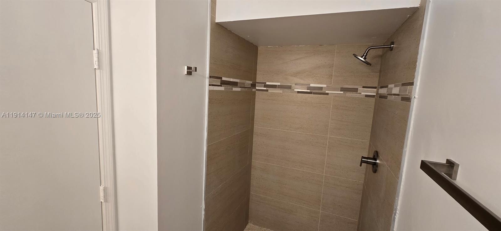 WOODSTREAM - Residential Lease