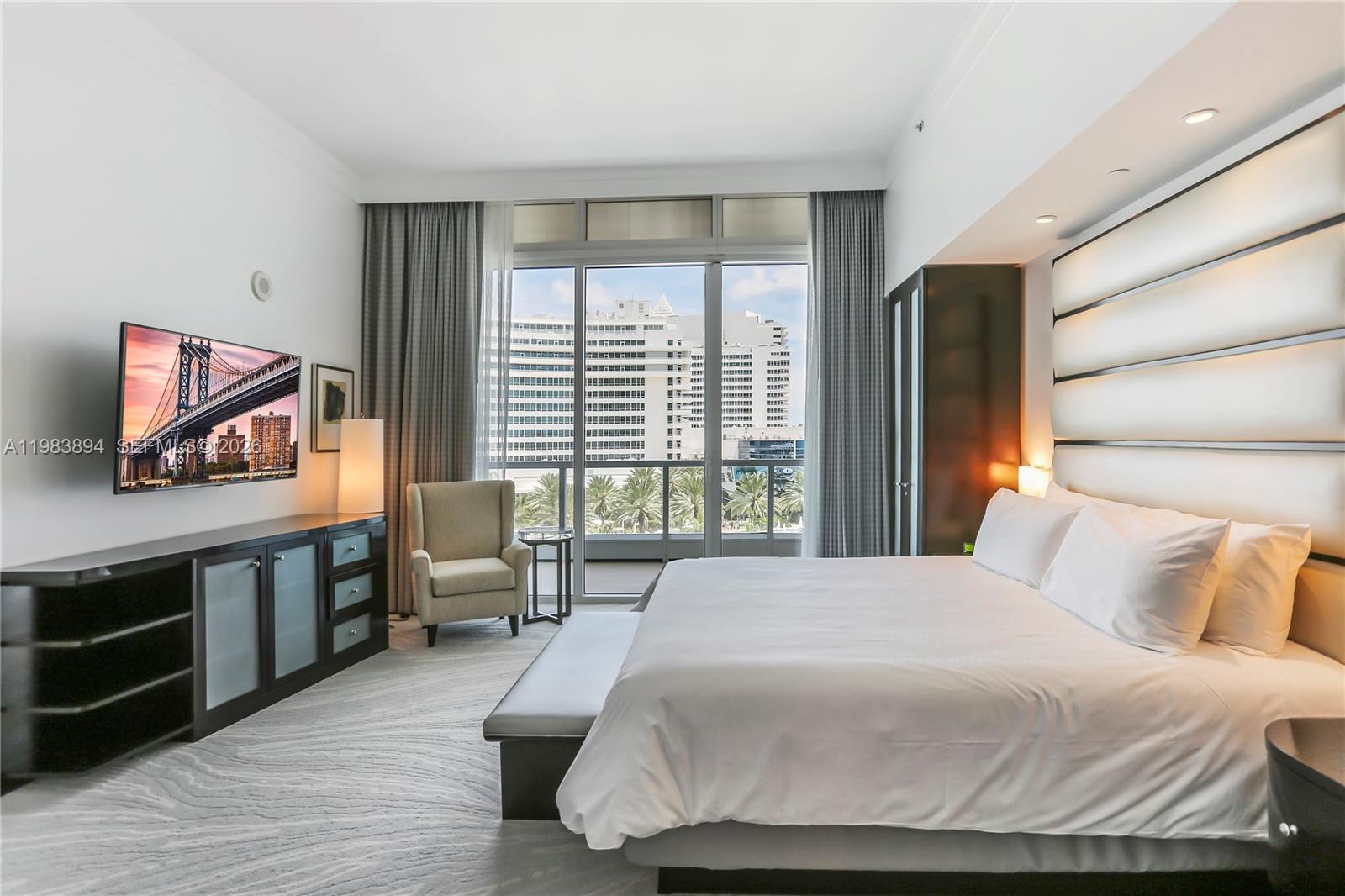 FONTAINEBLEAU III - Residential