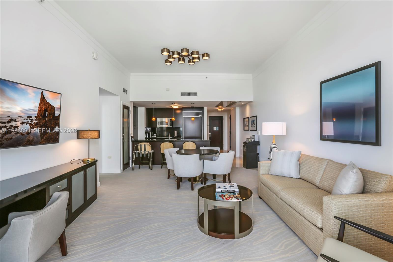 FONTAINEBLEAU III - Residential