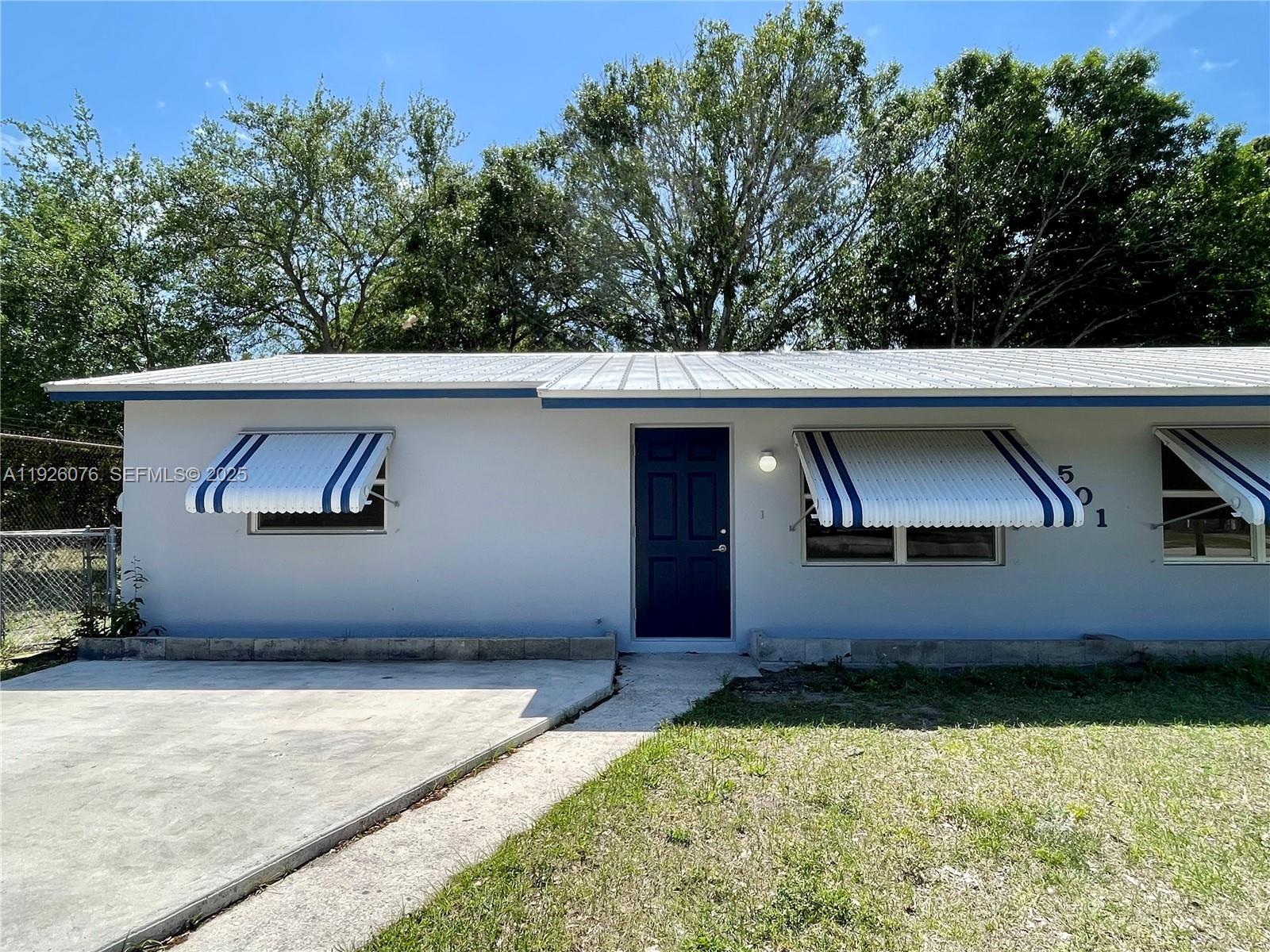 MARAVILLA GARDENS SUBDIVI - Residential Lease