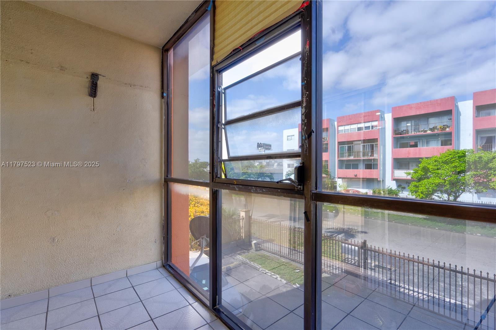 6095 W 19th Ave 220