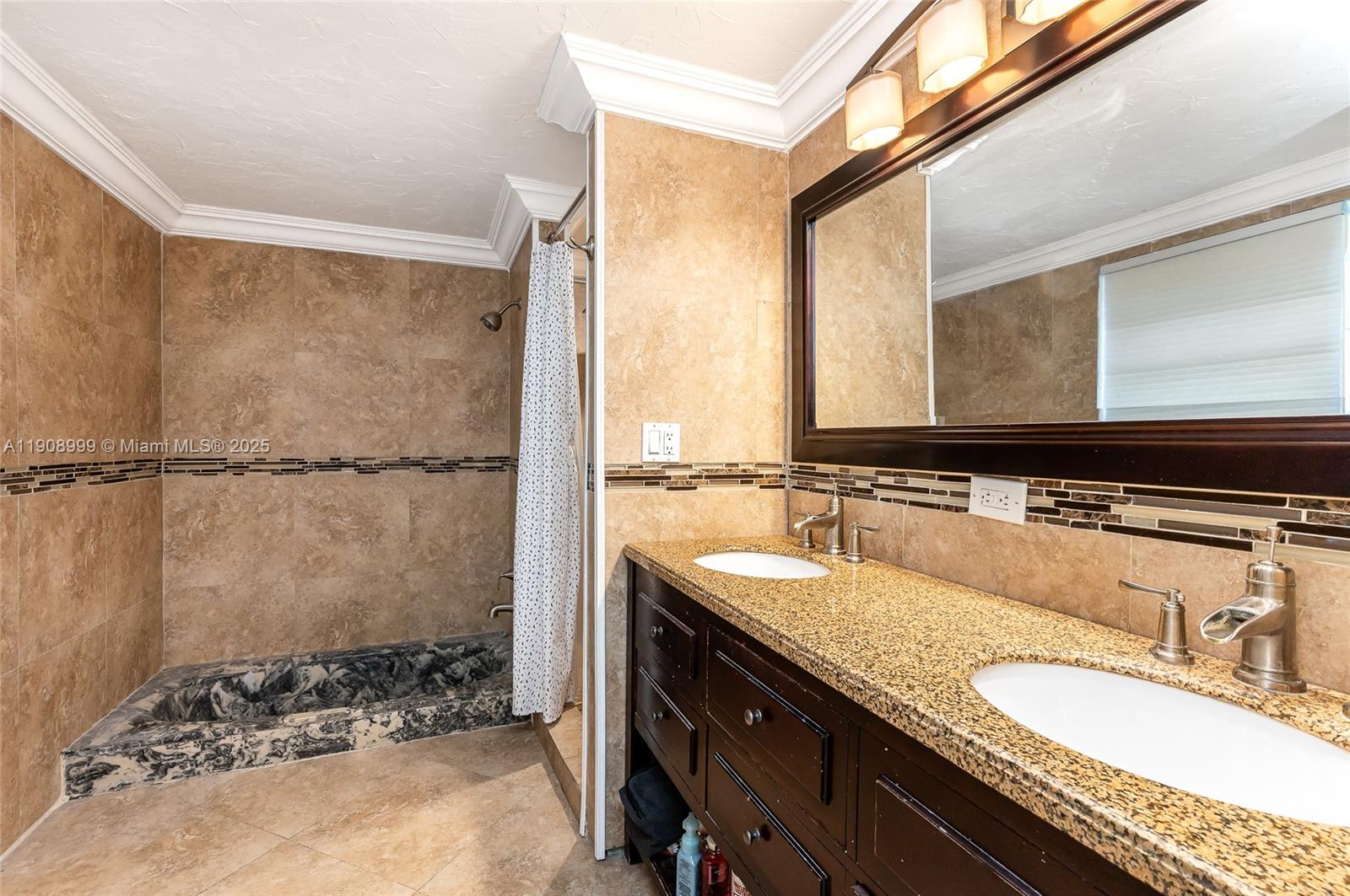 NOVA TOWNHOUSES CONDOMINI - Residential Lease