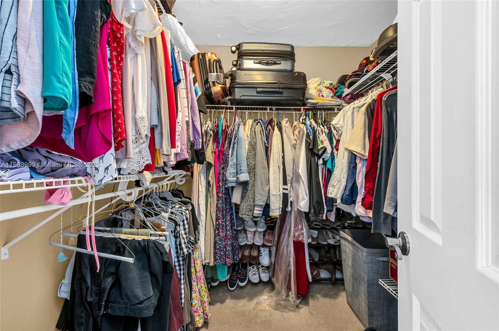 NOVA TOWNHOUSES CONDOMINI - Residential Lease