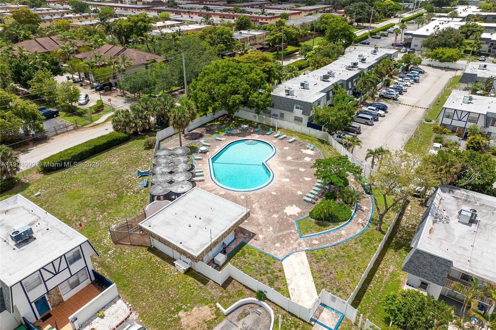 NOVA TOWNHOUSES CONDOMINI - Residential Lease