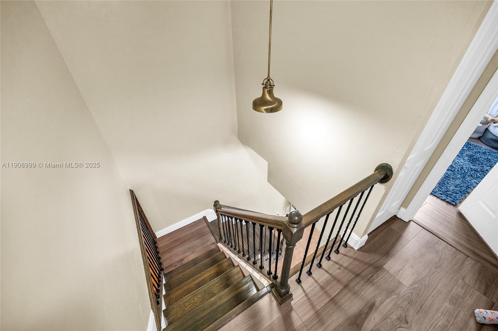 NOVA TOWNHOUSES CONDOMINI - Residential Lease