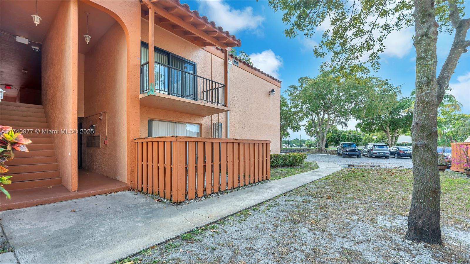 7101 Miami Lakes Dr Q-20, Miami Lakes, Miami-Dade County, Florida - 2 Bedrooms  
2 Bathrooms - 