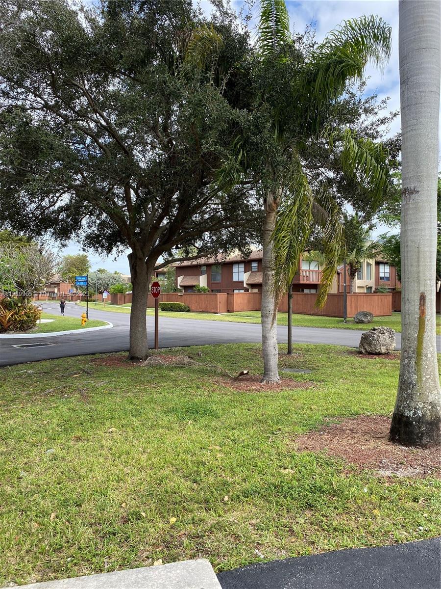 THE VILLAS AT SNAPPER VIL - Residential Lease