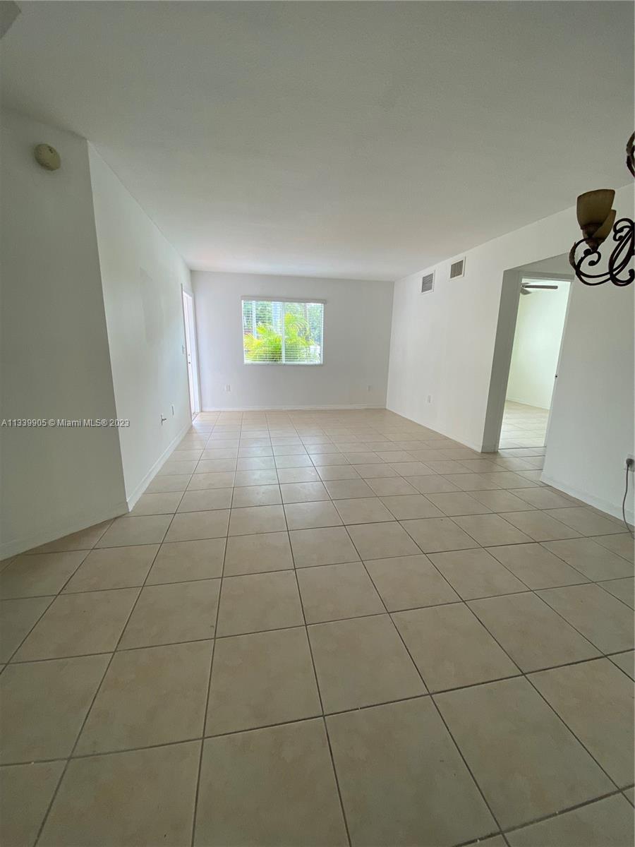 THE VILLAS AT SNAPPER VIL - Residential Lease