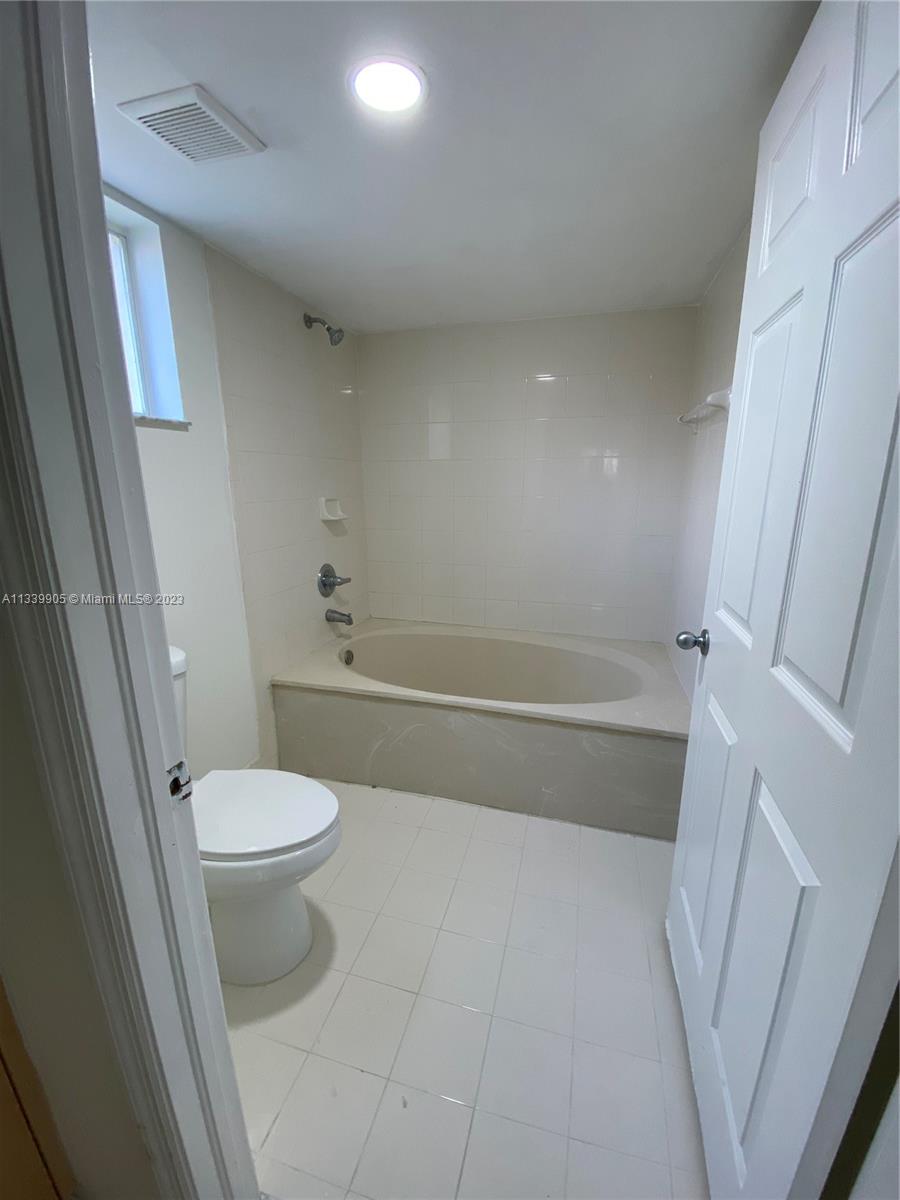 THE VILLAS AT SNAPPER VIL - Residential Lease