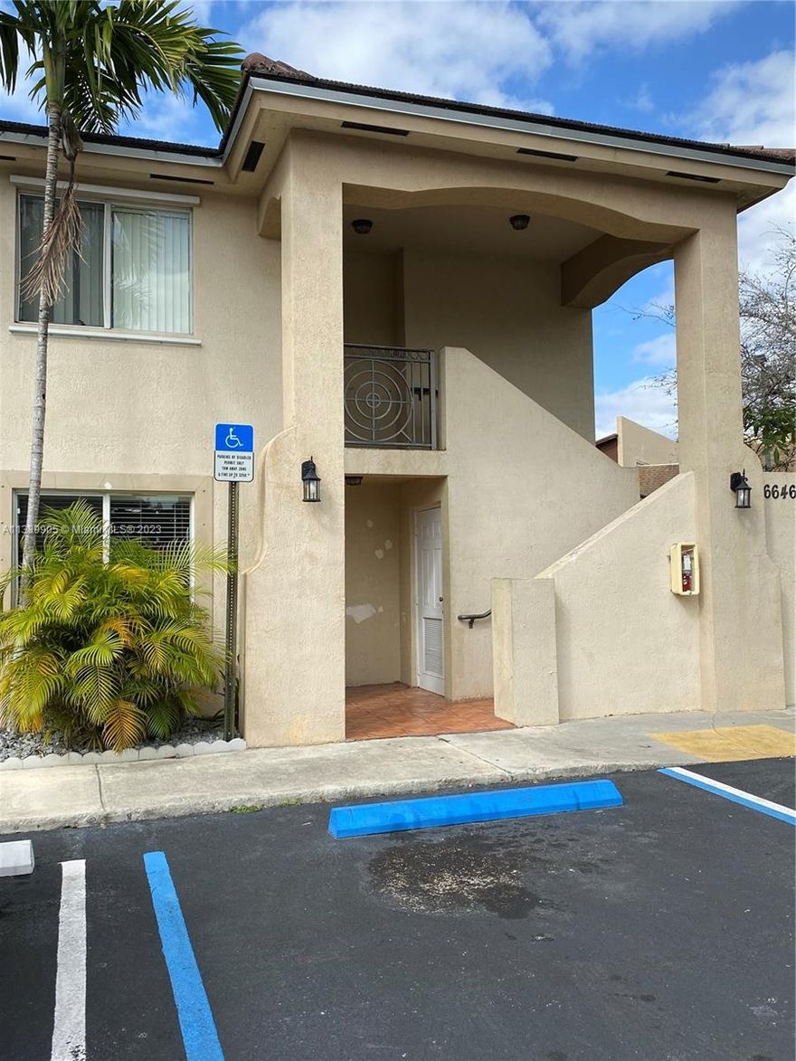 In the heart of Kendall! Beautiful spacious 3 bedrooms 2 bath condo located in The Villas at Snapper Village, a very quiet established neighborhood. Corner unit on the first floor with a patio for outdoor gatherings. The main bathroom has a roman bathtub. Tile floors. Washer and dryer in unit. Entrance with 24-hour security, 2 assigned parking spaces. Great schools, close to freeways, shopping, and restaurants. The community has a walking path with many mature trees. NO PETS and NO SMOKING. Water is included in the rental price.
Agents, please read the broker's remarks.