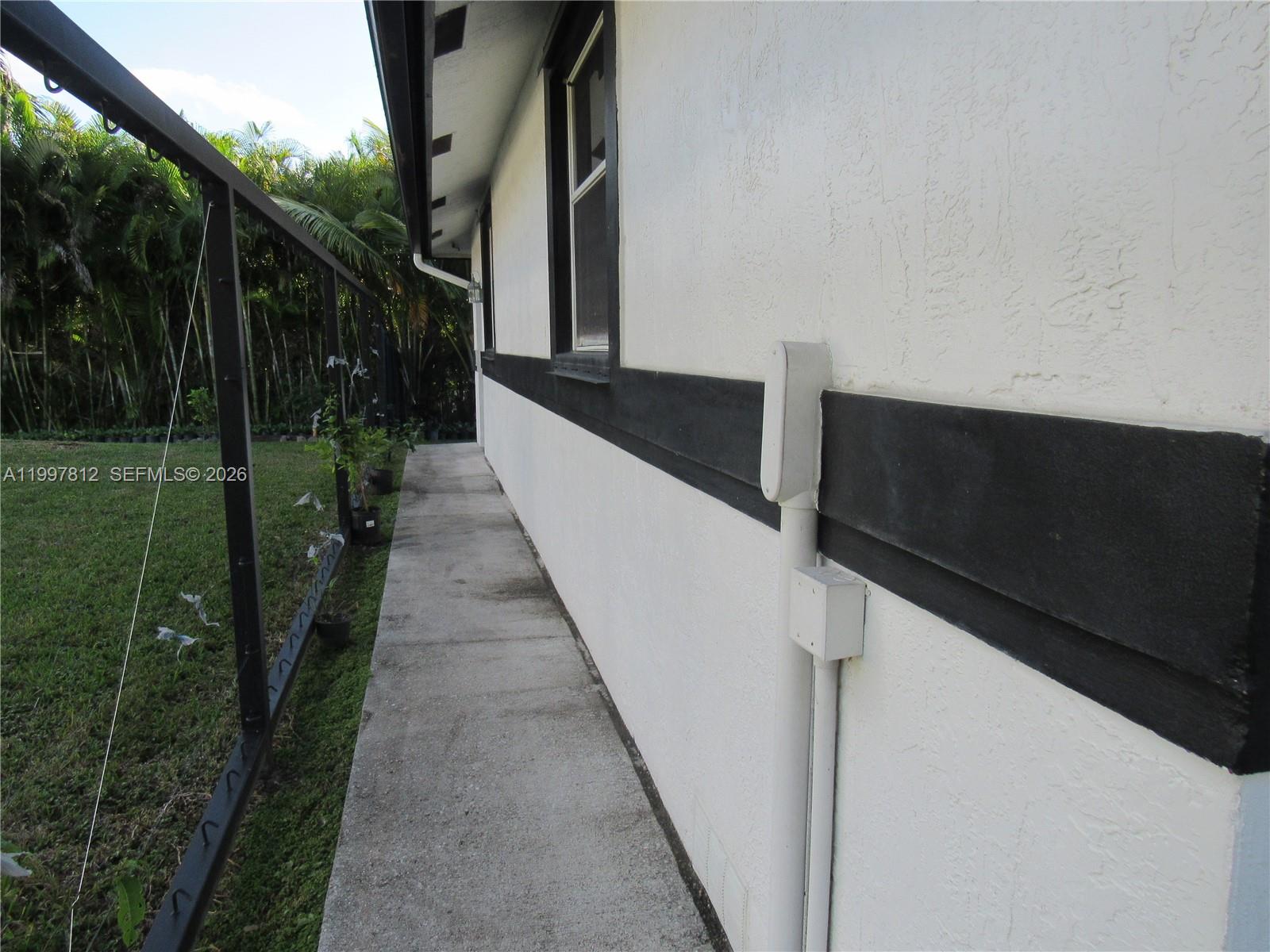 FLA FRUIT LANDS CO SUB NO - Residential Lease