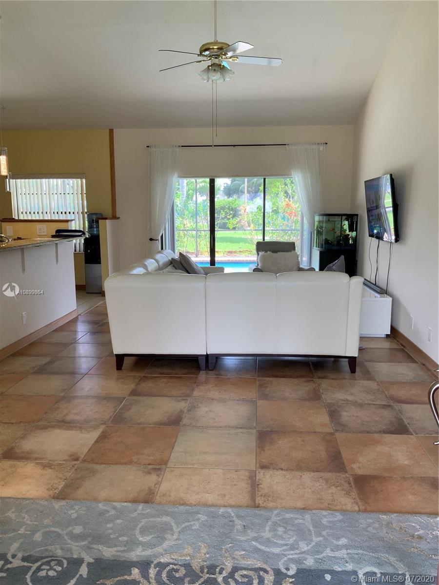 MEADOWS 300 1 - Residential