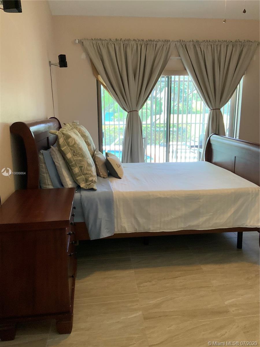 MEADOWS 300 1 - Residential