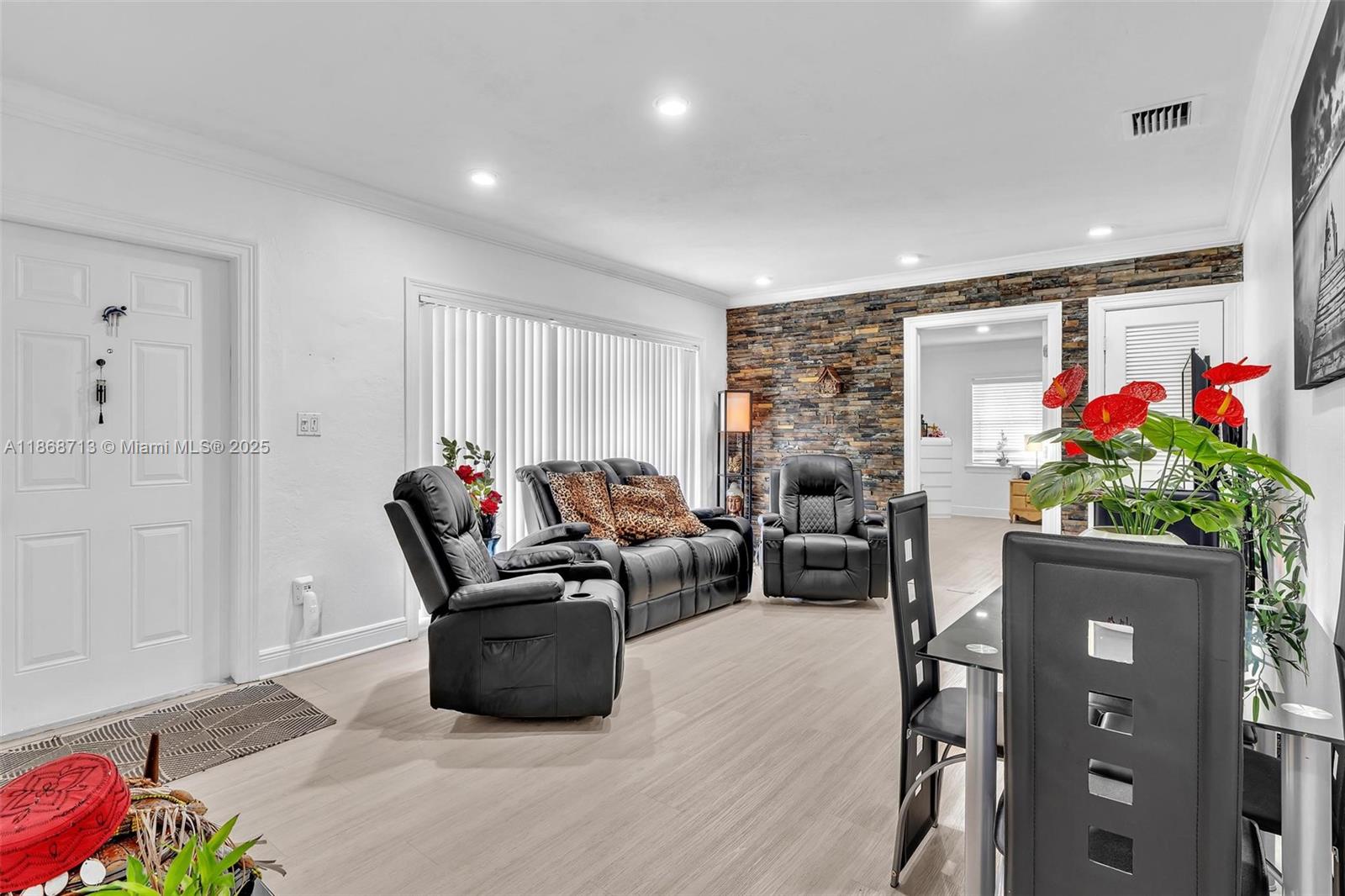 PALM SPRINGS AMD - Residential