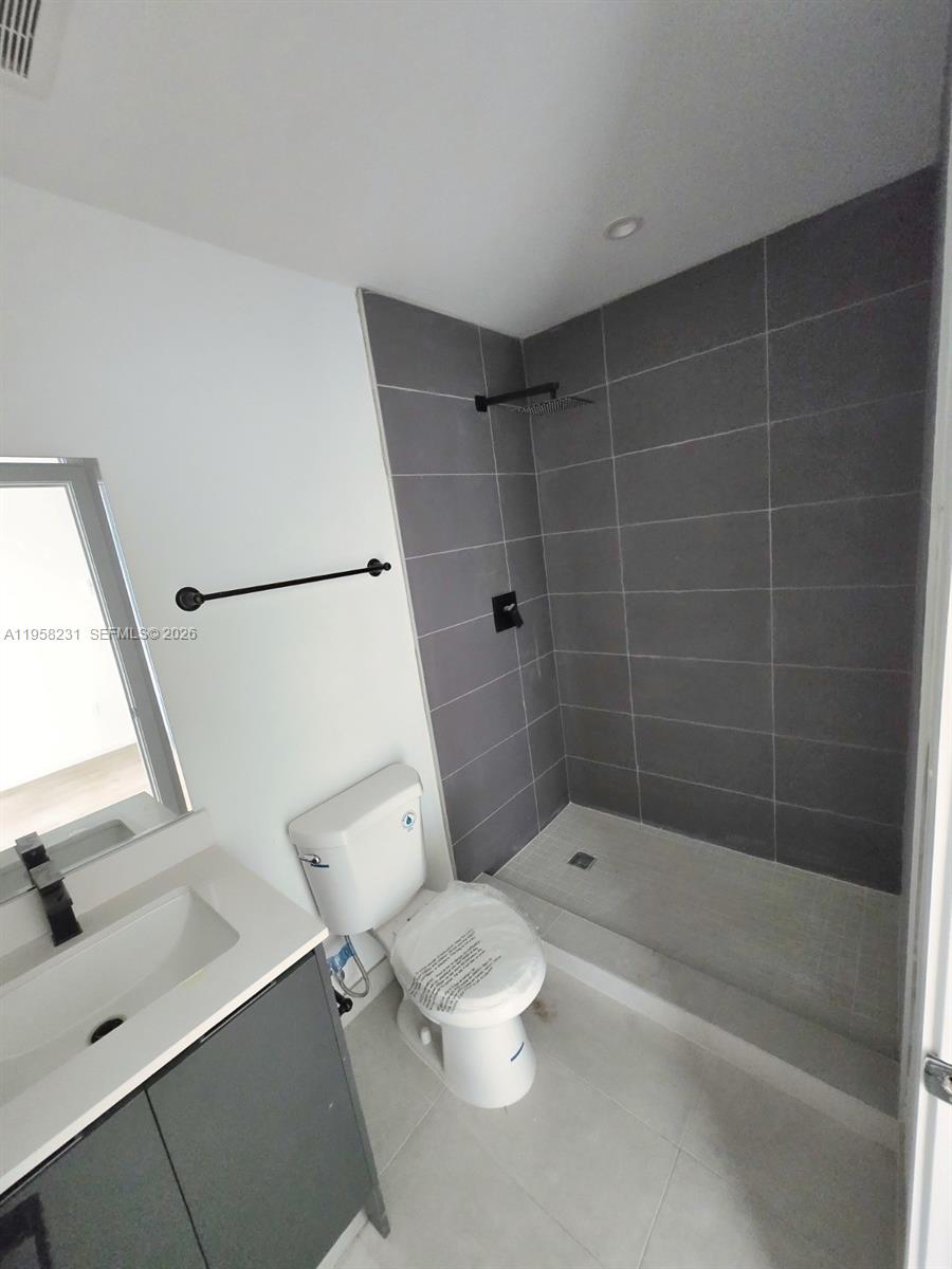 DE LEON PARK - Residential Lease