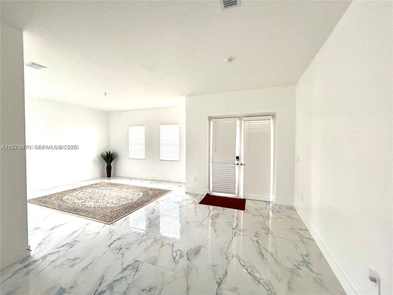 RESERVE AT DAVIE - Residential Lease