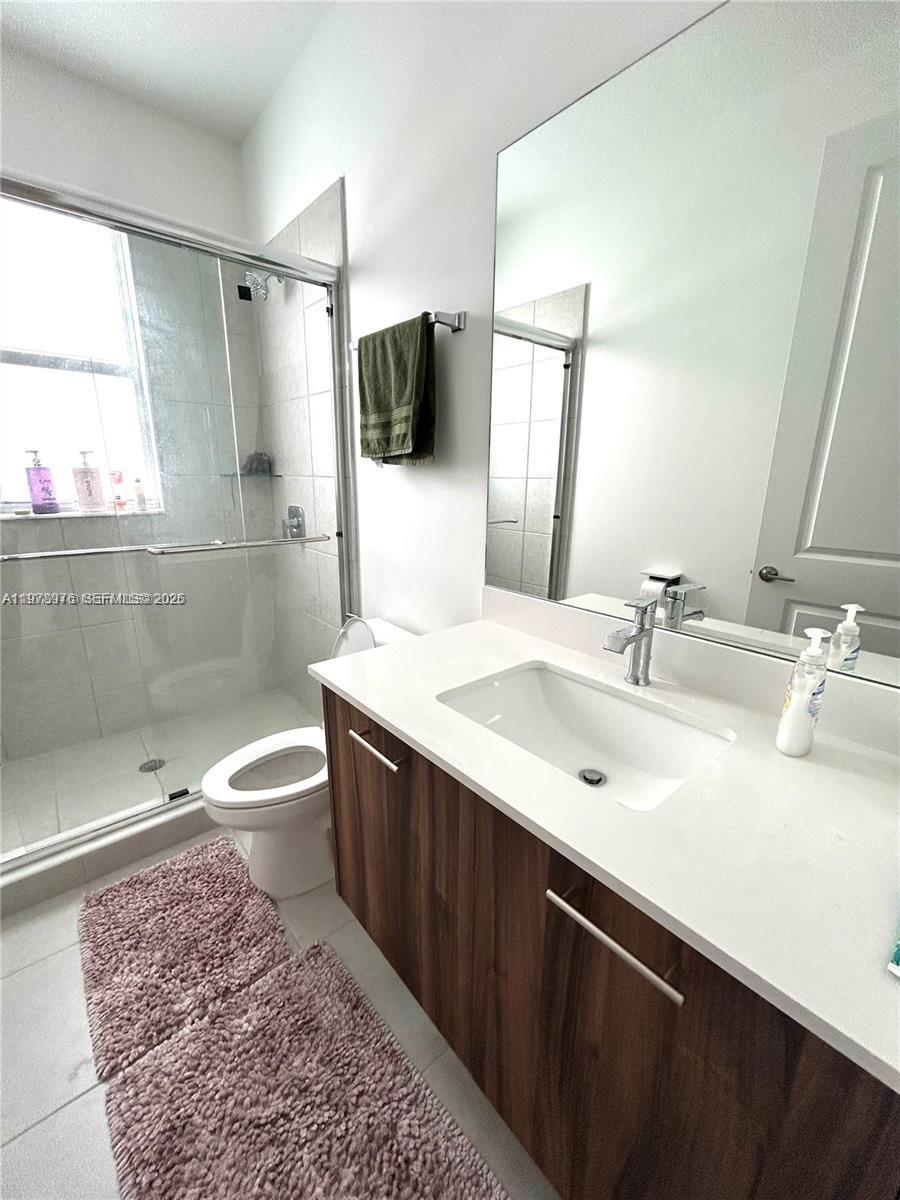 RESERVE AT DAVIE - Residential Lease