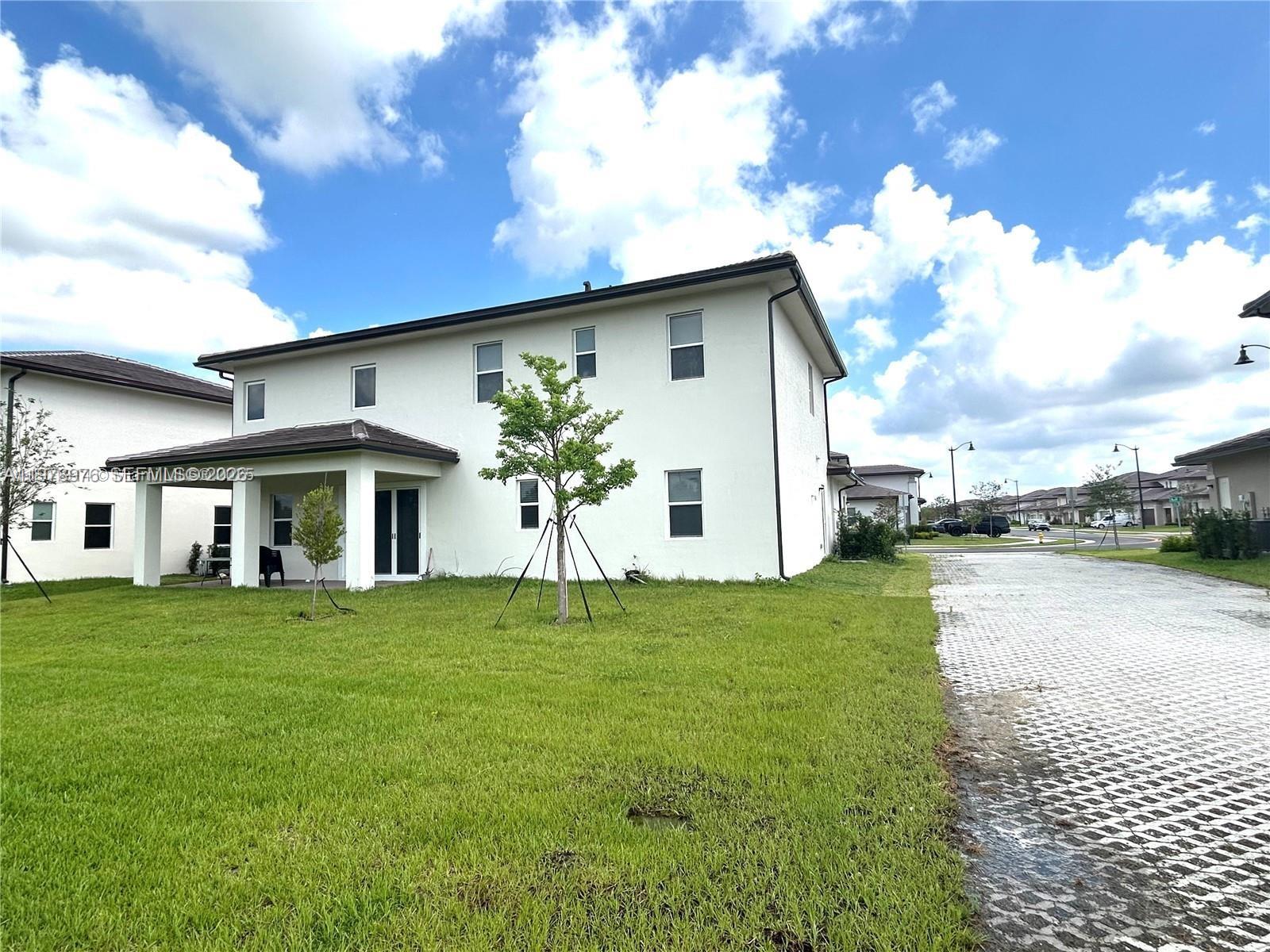 RESERVE AT DAVIE - Residential Lease