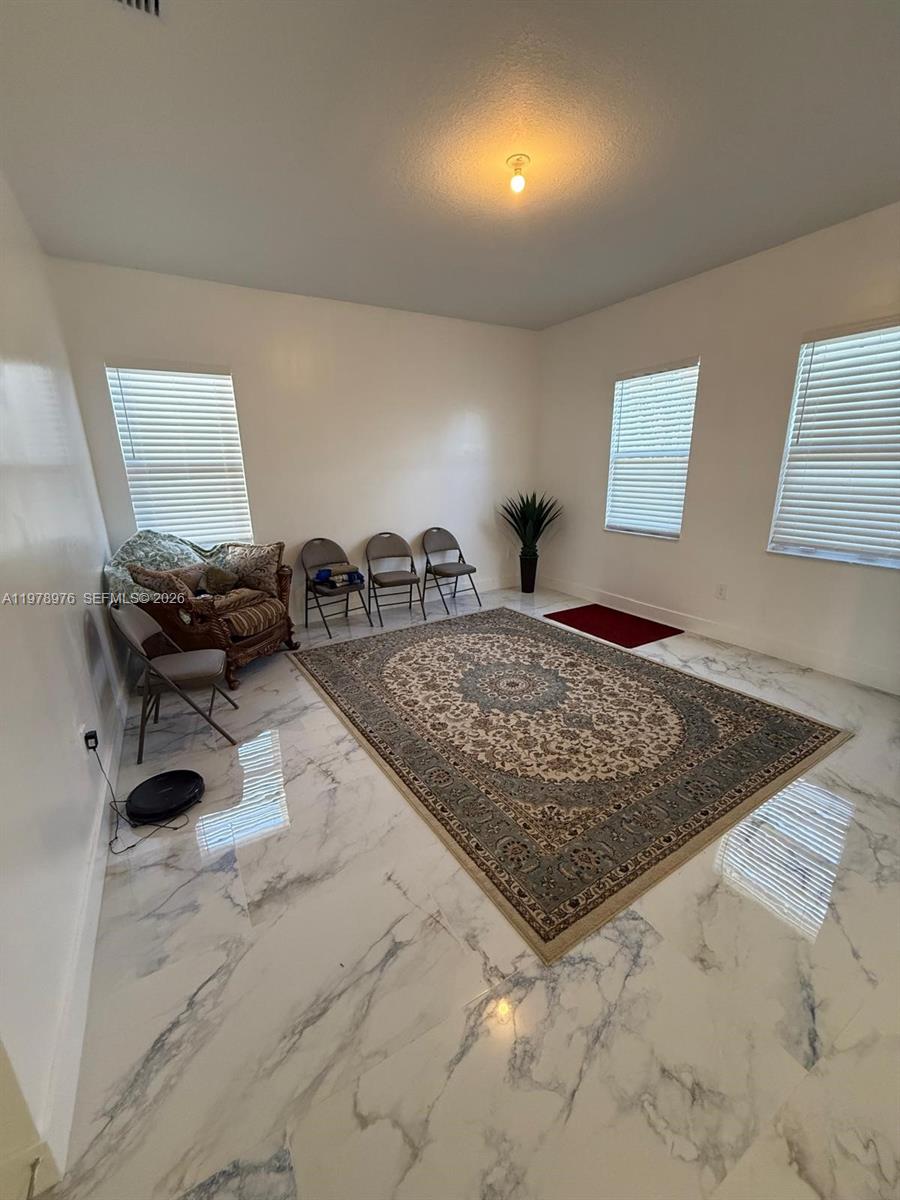 RESERVE AT DAVIE - Residential Lease