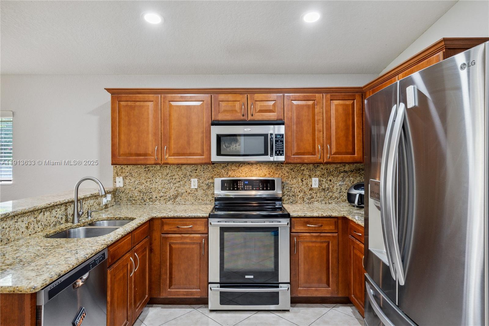 FOURTH  REPLAT OF PORTOFI - Residential