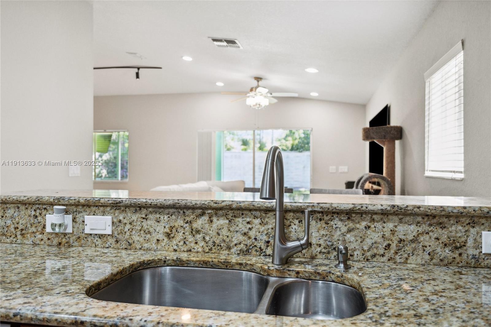 FOURTH  REPLAT OF PORTOFI - Residential