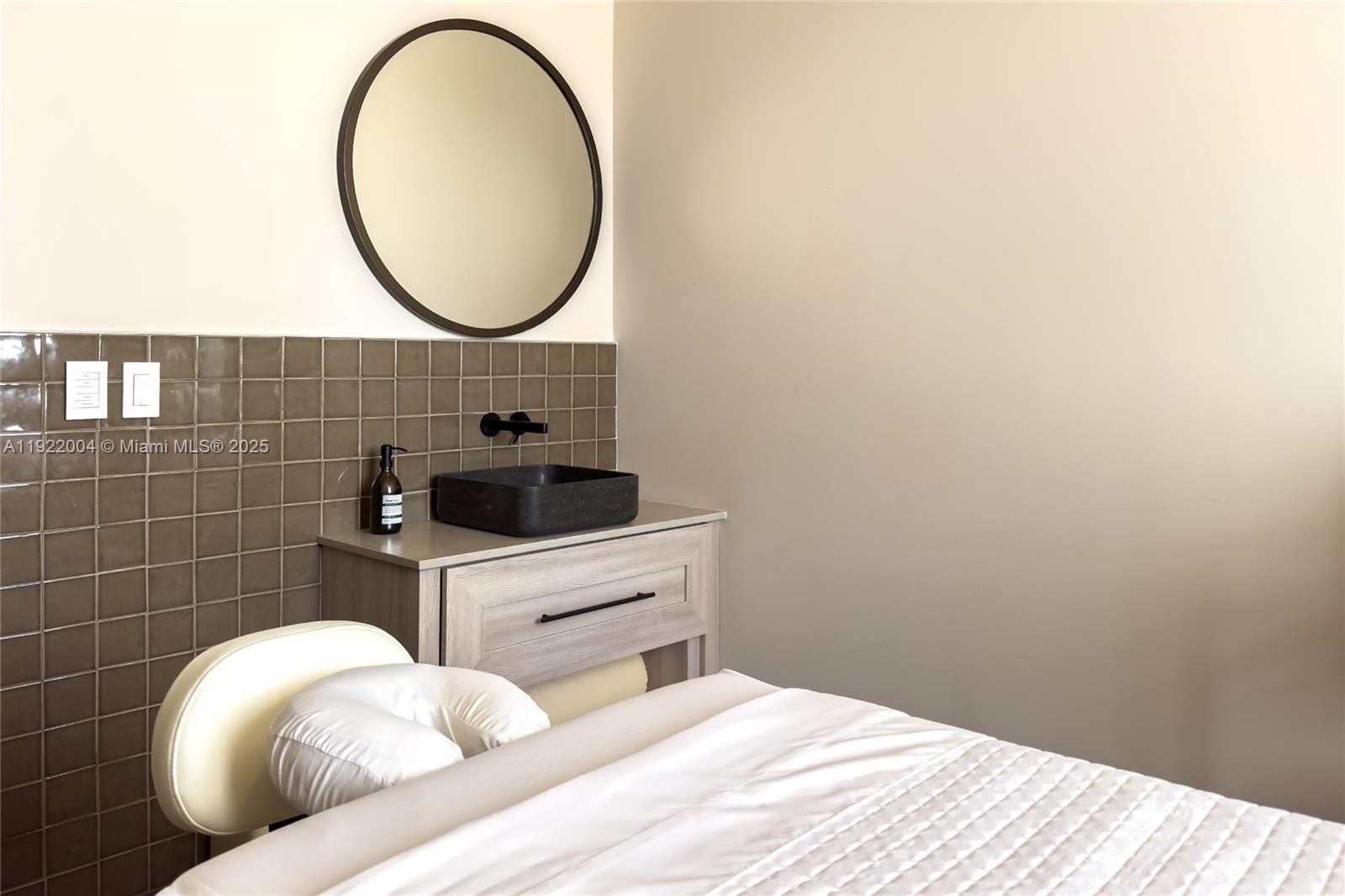 Gale Residences - Residential