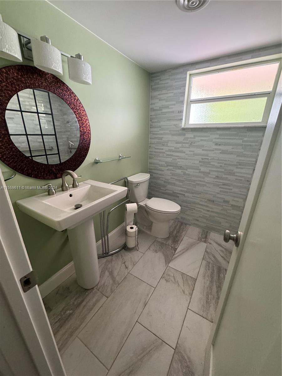 FIRST HORIZONS CONDO - Residential Lease