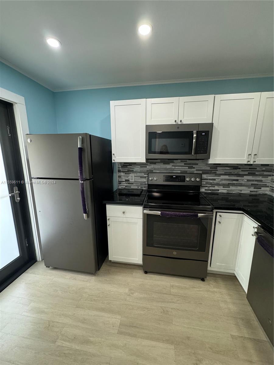 FIRST HORIZONS CONDO - Residential Lease