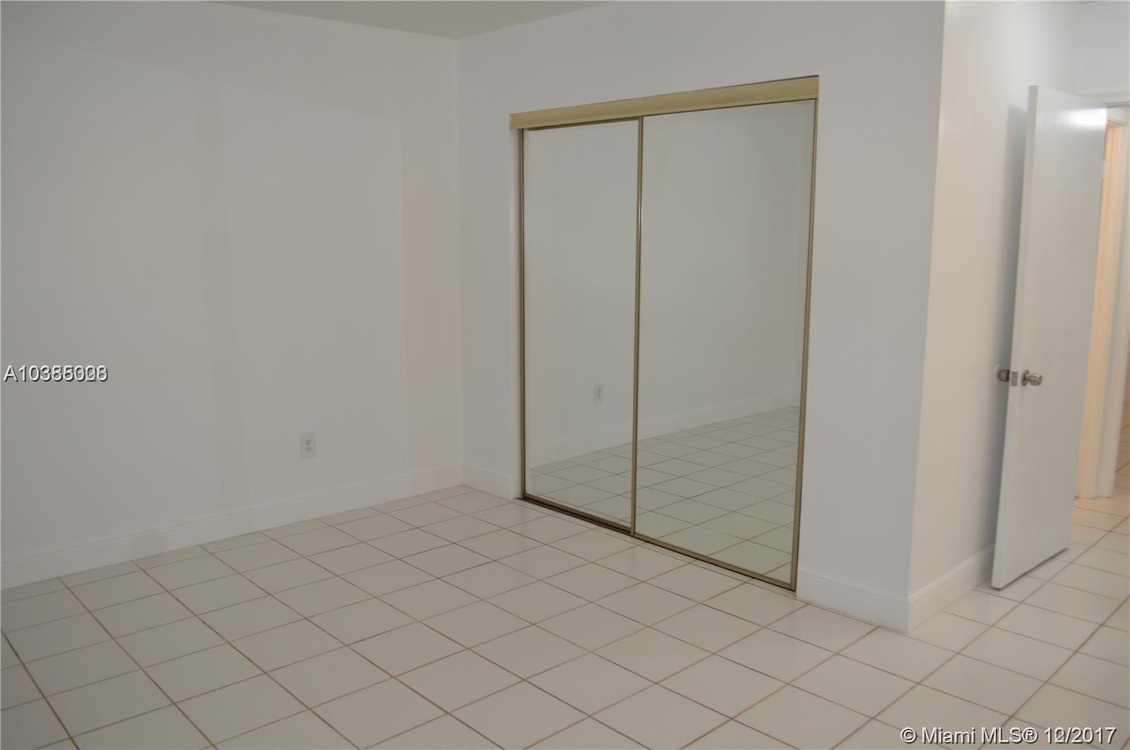 VILLAGE OF KINGS CREEK CO - Residential Lease