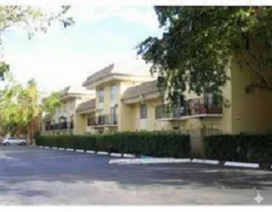 COURTYARDS AT KENDALL CON - Residential