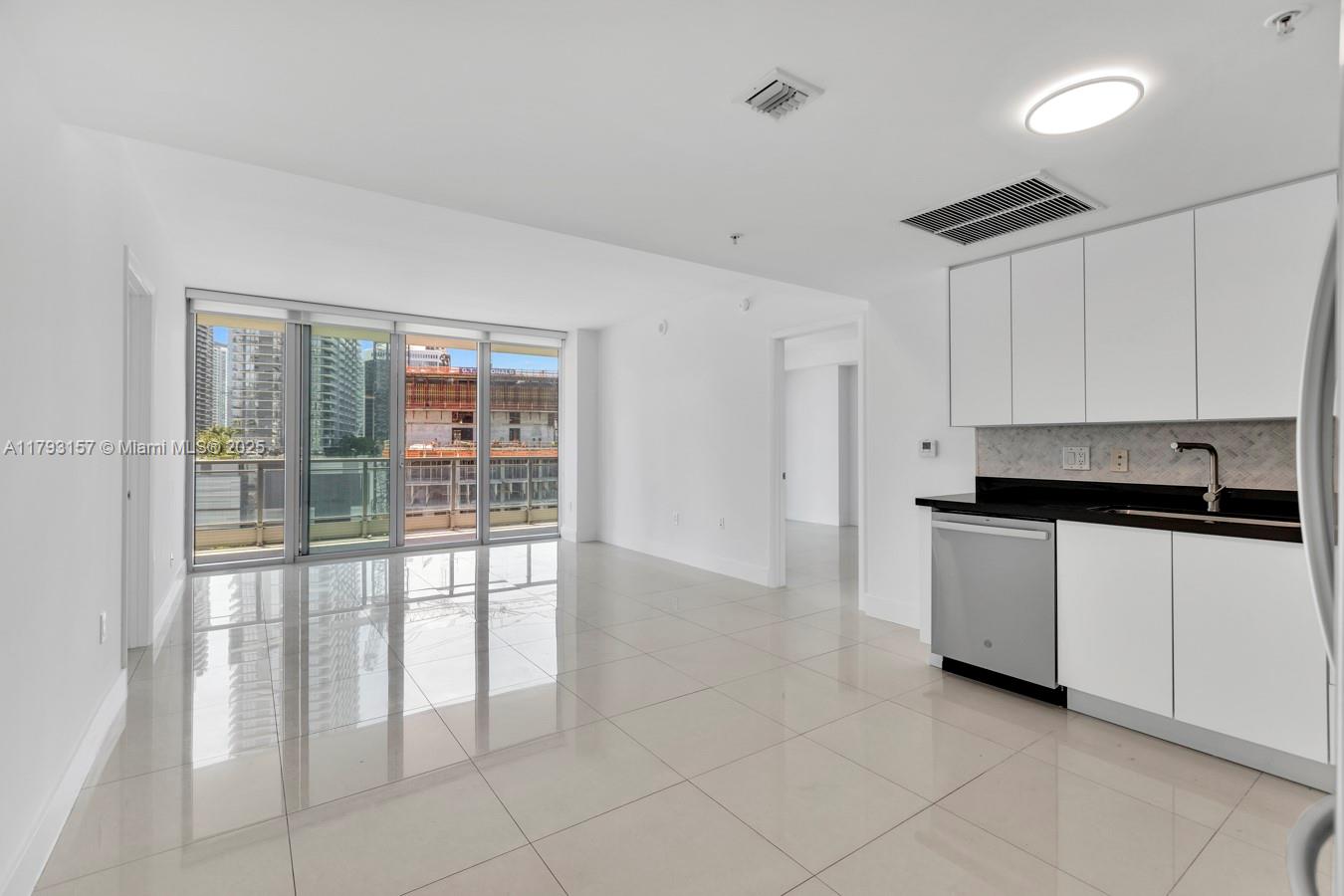 92 SW 3rd St 1403