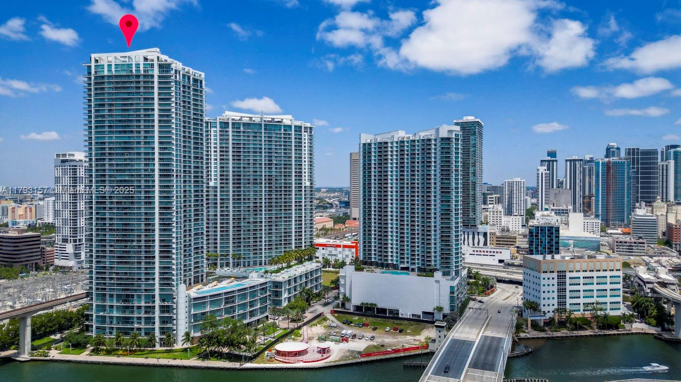 92 Sw 3rd St 1403, Miami, Broward County, Florida - 2 Bedrooms  
3 Bathrooms - 