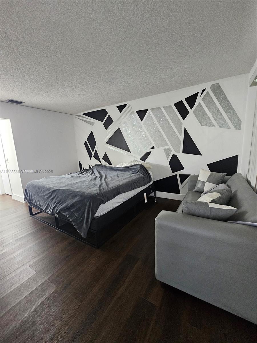 LAKESHORE CONDO #2 - Residential