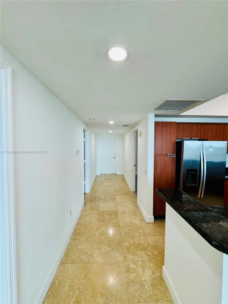 North Miami, Florida 33181, United States, 2 Bedrooms Bedrooms, ,3 BathroomsBathrooms,Residential,Pending,42832