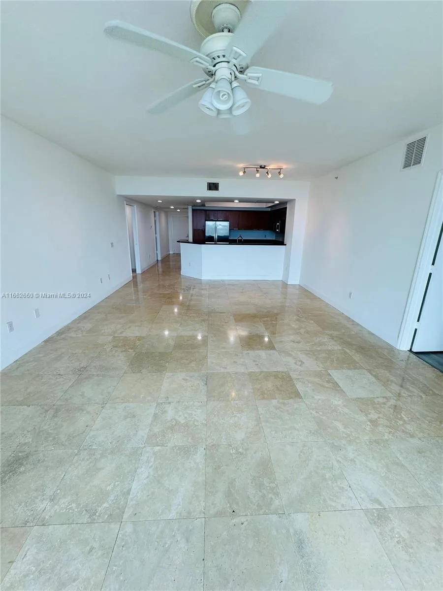 North Miami, Florida 33181, United States, 2 Bedrooms Bedrooms, ,3 BathroomsBathrooms,Residential,Pending,42832