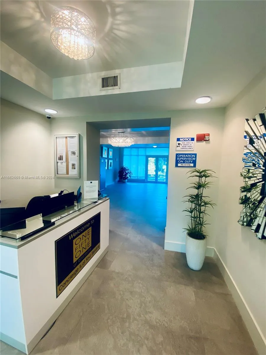 North Miami, Florida 33181, United States, 2 Bedrooms Bedrooms, ,3 BathroomsBathrooms,Residential,Pending,42832