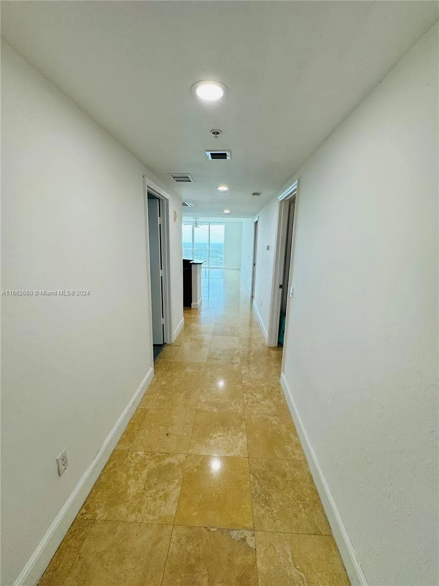 North Miami, Florida 33181, United States, 2 Bedrooms Bedrooms, ,3 BathroomsBathrooms,Residential,Pending,42832