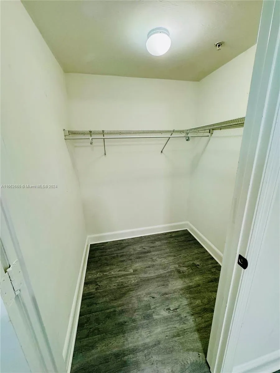 North Miami, Florida 33181, United States, 2 Bedrooms Bedrooms, ,3 BathroomsBathrooms,Residential,Pending,42832