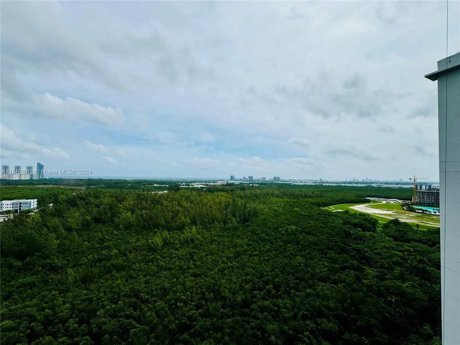 North Miami, Florida 33181, United States, 2 Bedrooms Bedrooms, ,3 BathroomsBathrooms,Residential,Pending,42832