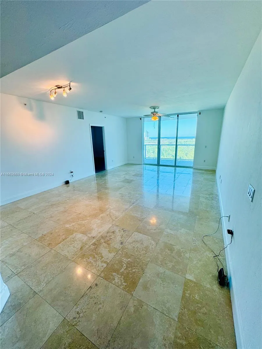 North Miami, Florida 33181, United States, 2 Bedrooms Bedrooms, ,3 BathroomsBathrooms,Residential,Pending,42832
