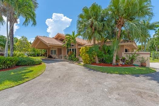 LUSIA R SUB - Residential