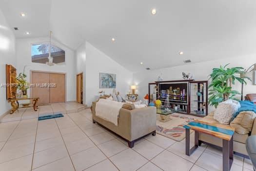 LUSIA R SUB - Residential