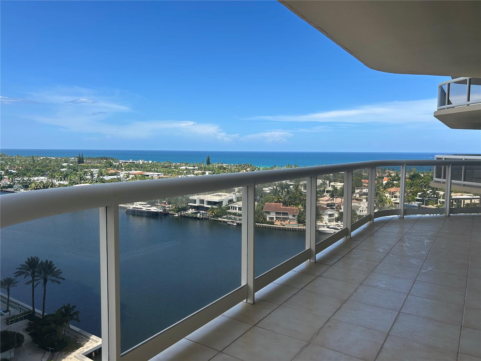 20191 E Country Club Dr 1605