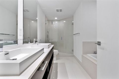 Tiny photo for 55 SW 9th St #1103, Miami, FL 33130 (MLS # A12008455)