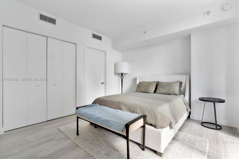 Tiny photo for 55 SW 9th St #1103, Miami, FL 33130 (MLS # A12008455)