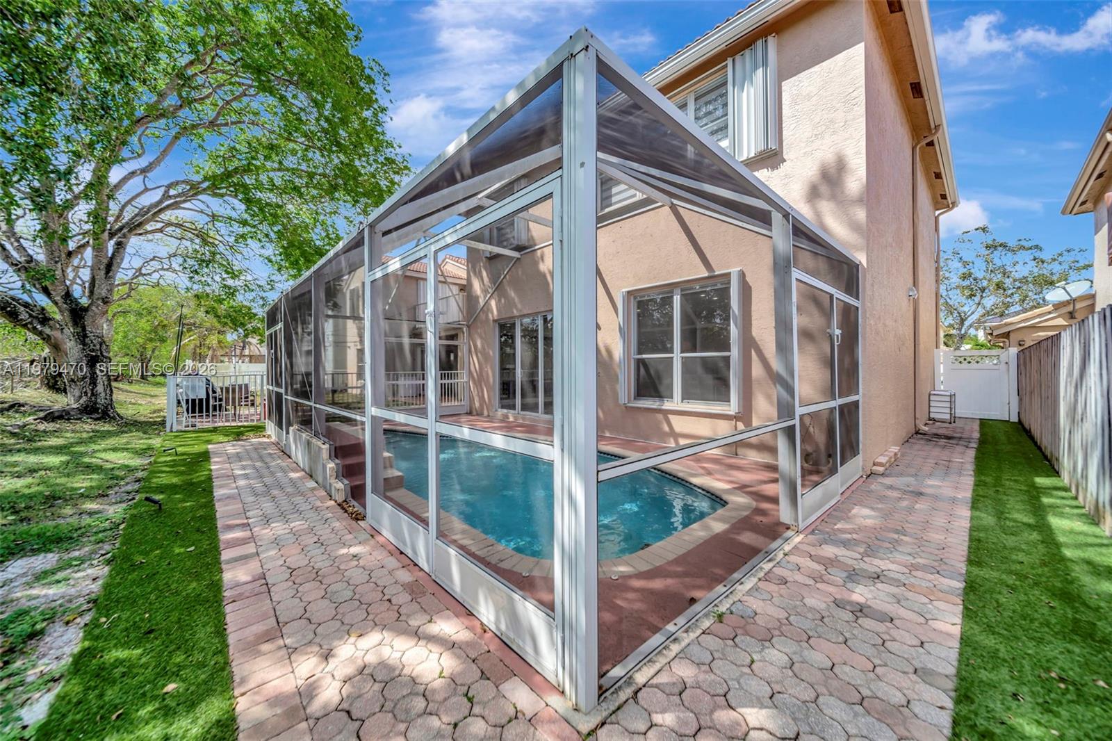 SILVER SHORES - Residential