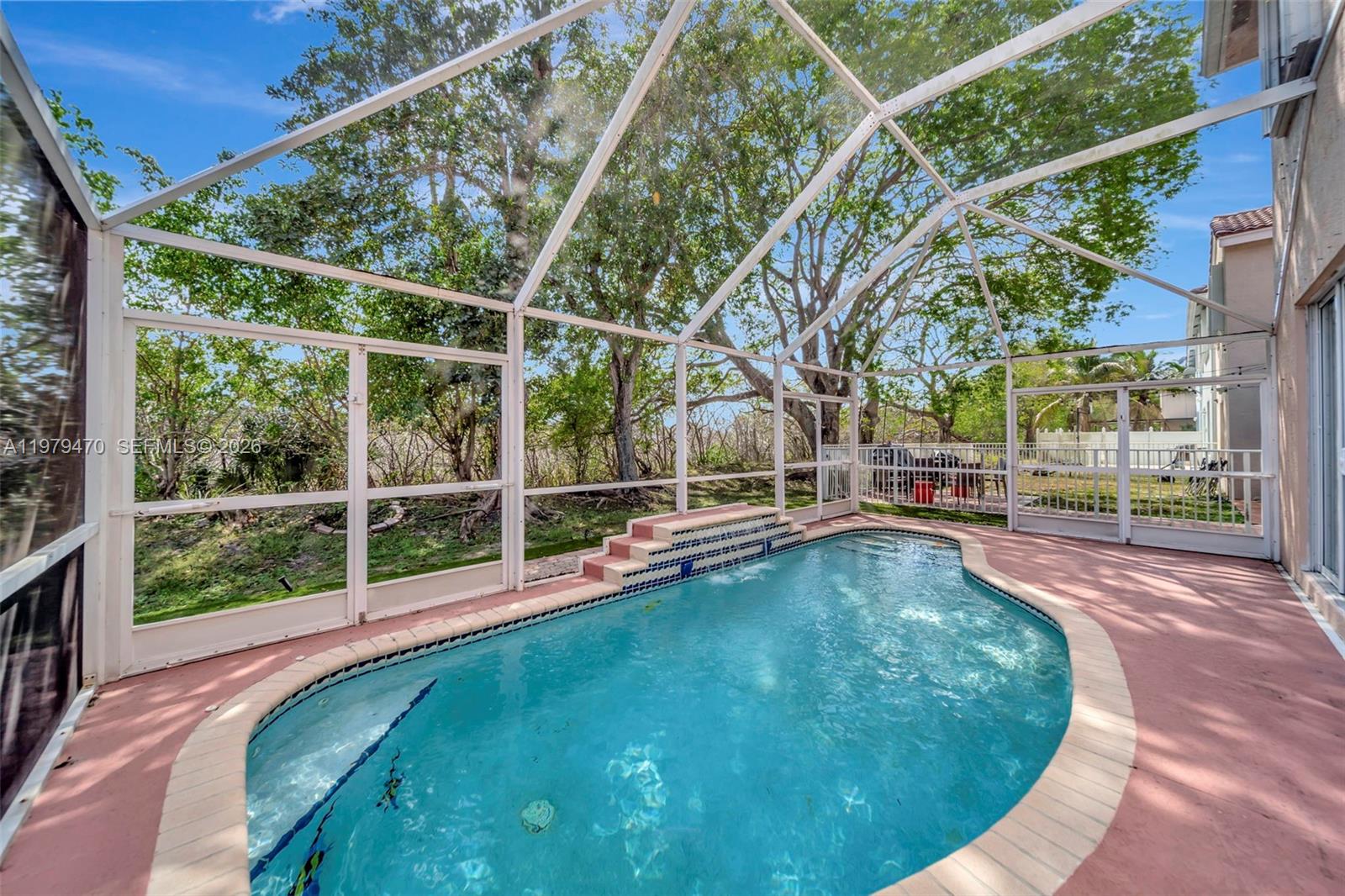 SILVER SHORES - Residential