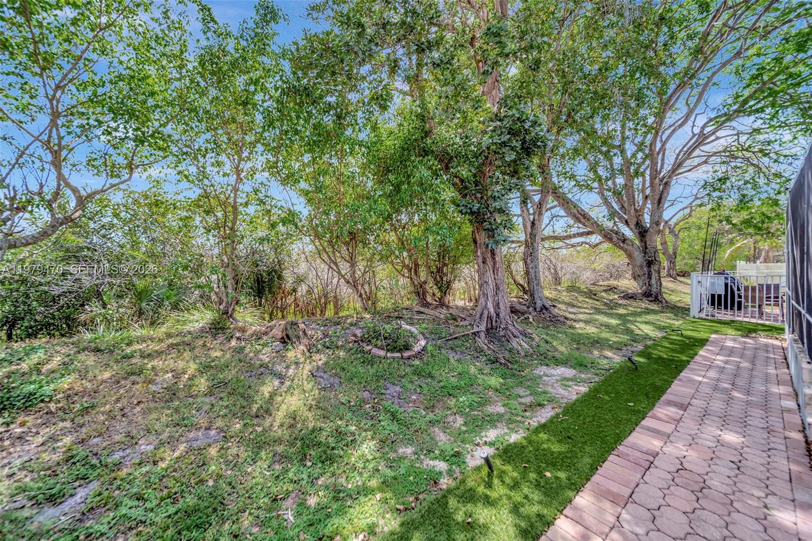 SILVER SHORES - Residential